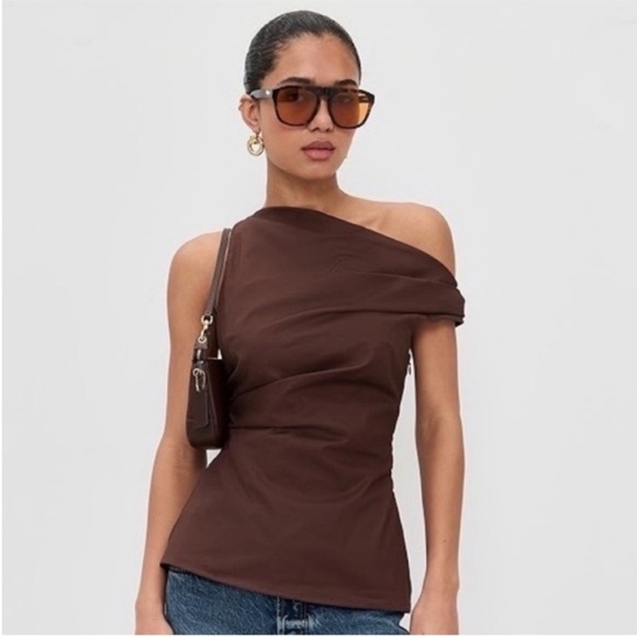 Reformation Tops - NWT • Reformation Dessa Top in Cafe _ size 6